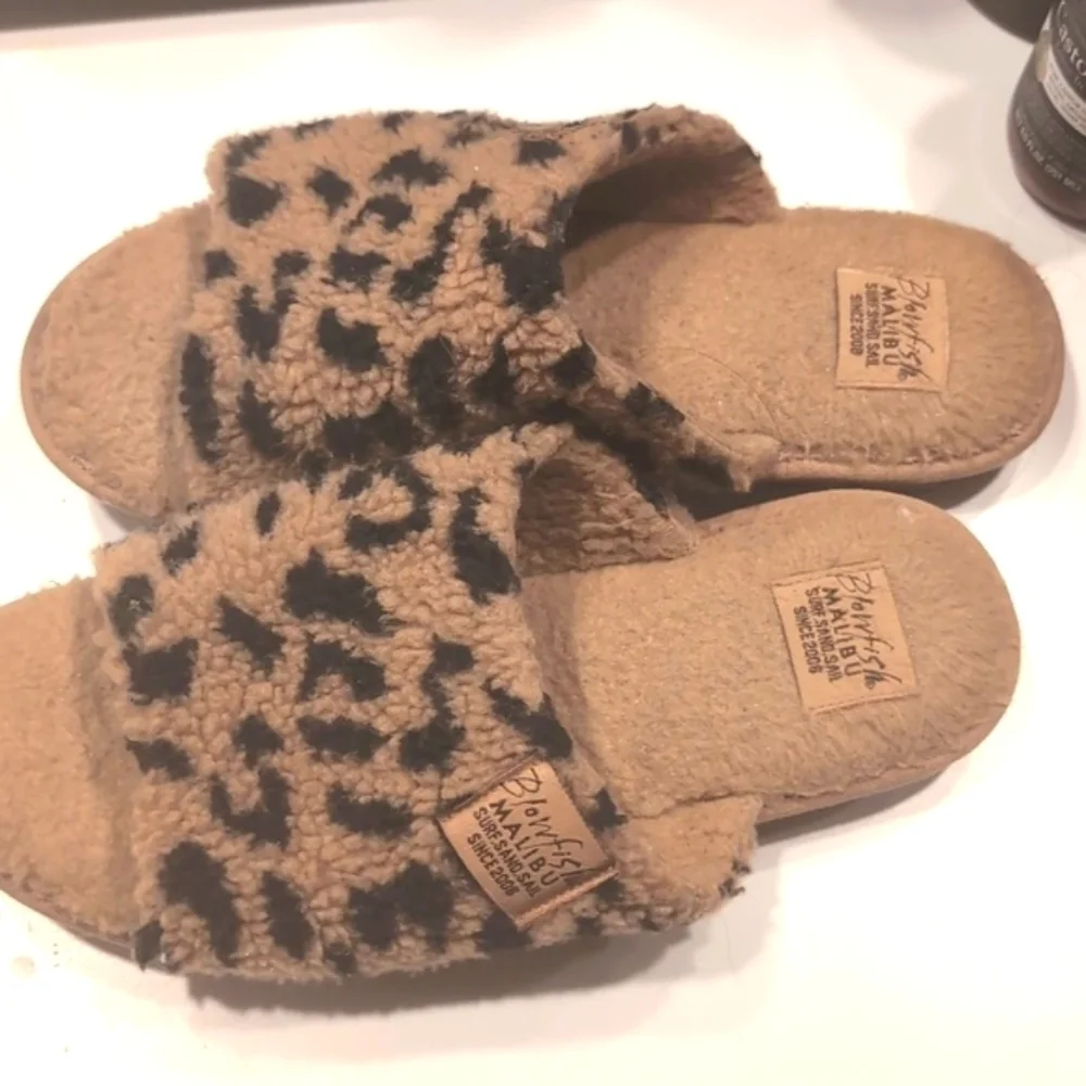 Blowfish Malibu Sherpa Women's Slides Size 9.